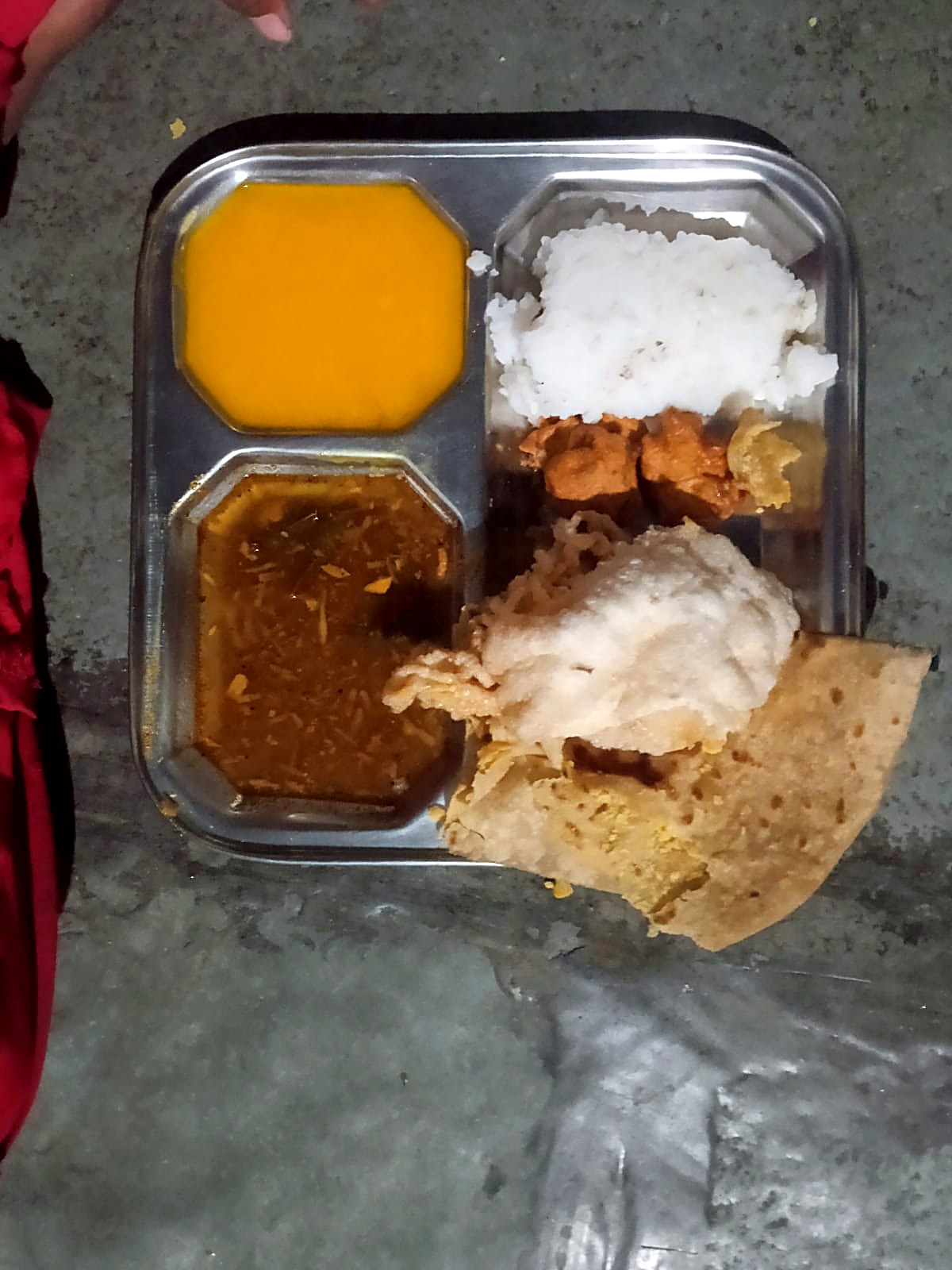 सणाला मुलांसाठी श्रीखंडाचं गोड ताट