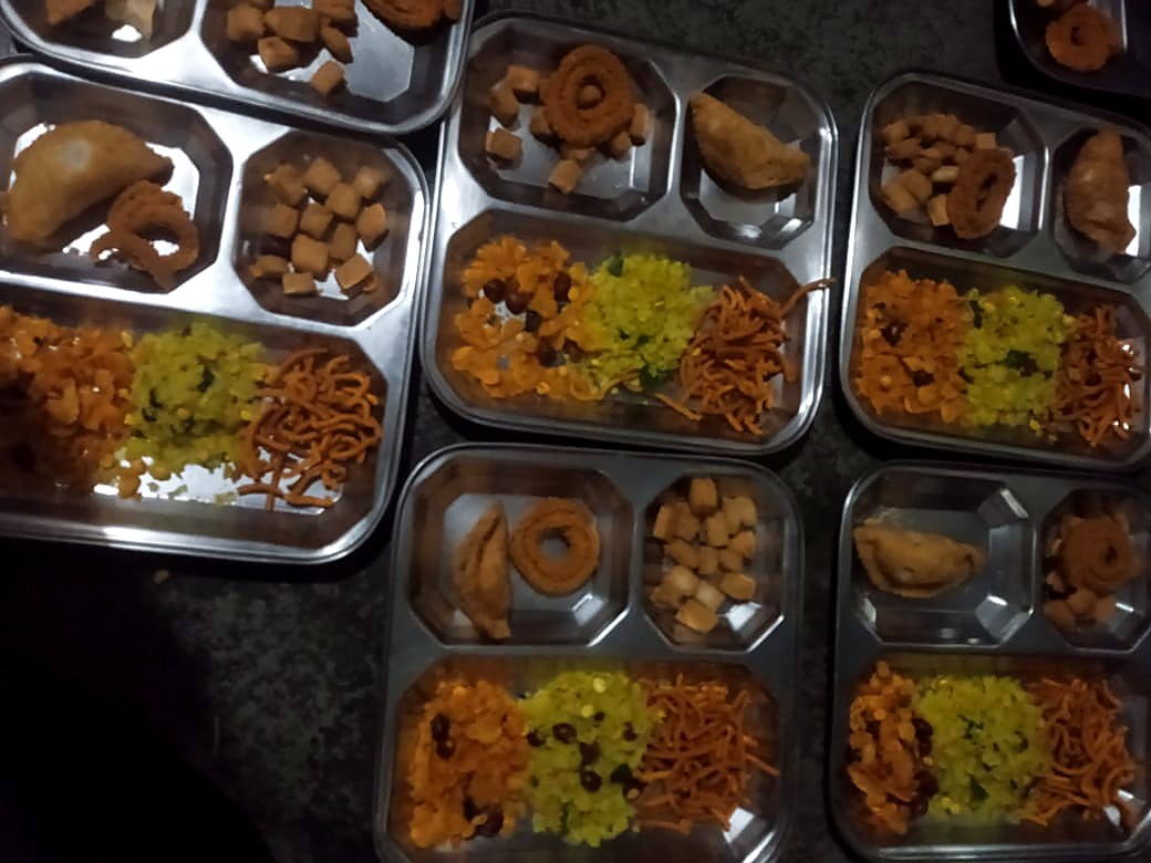 मुलांसाठी दिवाळी फराळाची ताटे